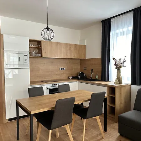 Lucky Jasna Deménvölgy